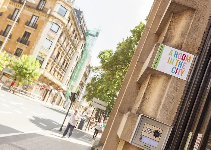 Room In The CityHostel